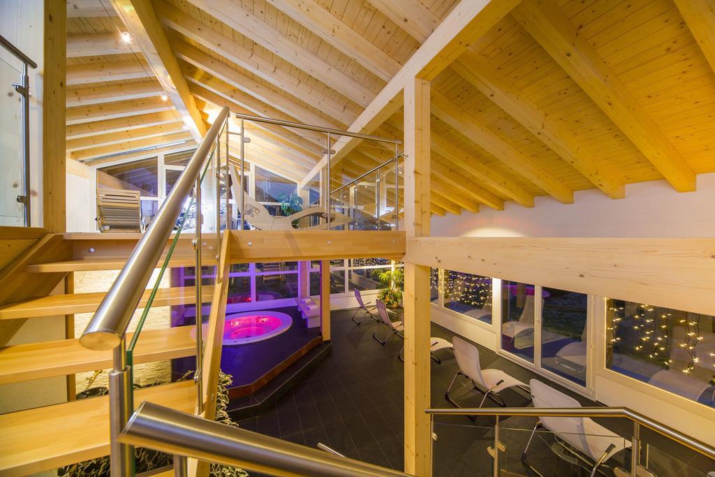 Wellness- Und Schneesporthotel Christiania Саас-Альмажель Екстер'єр фото