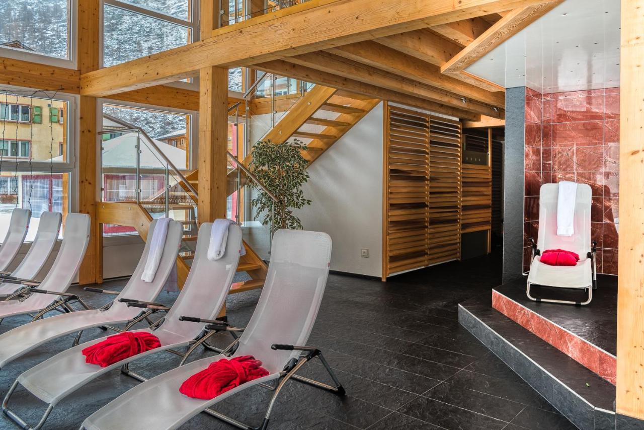 Wellness- Und Schneesporthotel Christiania Саас-Альмажель Екстер'єр фото